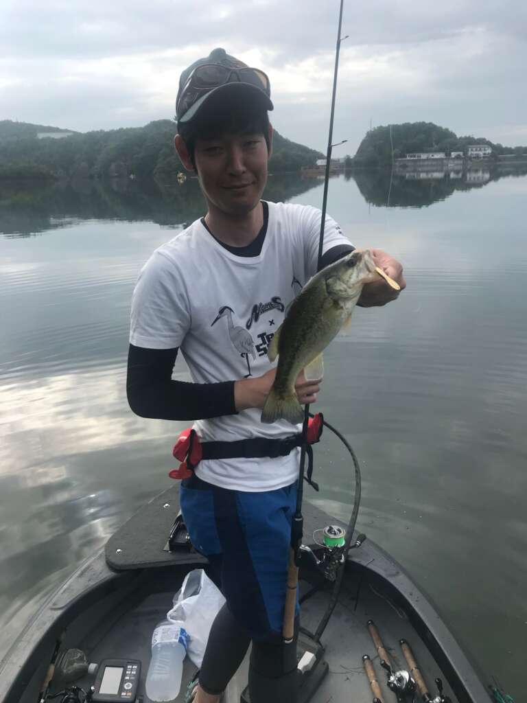 梅雨の東条湖バス釣り ローライトで雰囲気抜群 フィッシングマックス 関西の釣果 大阪 神戸 和歌山の釣果情報