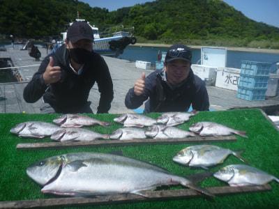 海上釣堀紀州 大ブリが釣れています 7月1日より釣り料金の料金改定のお知らせ フィッシングマックス 関西の釣果 大阪 神戸 和歌山の釣果情報